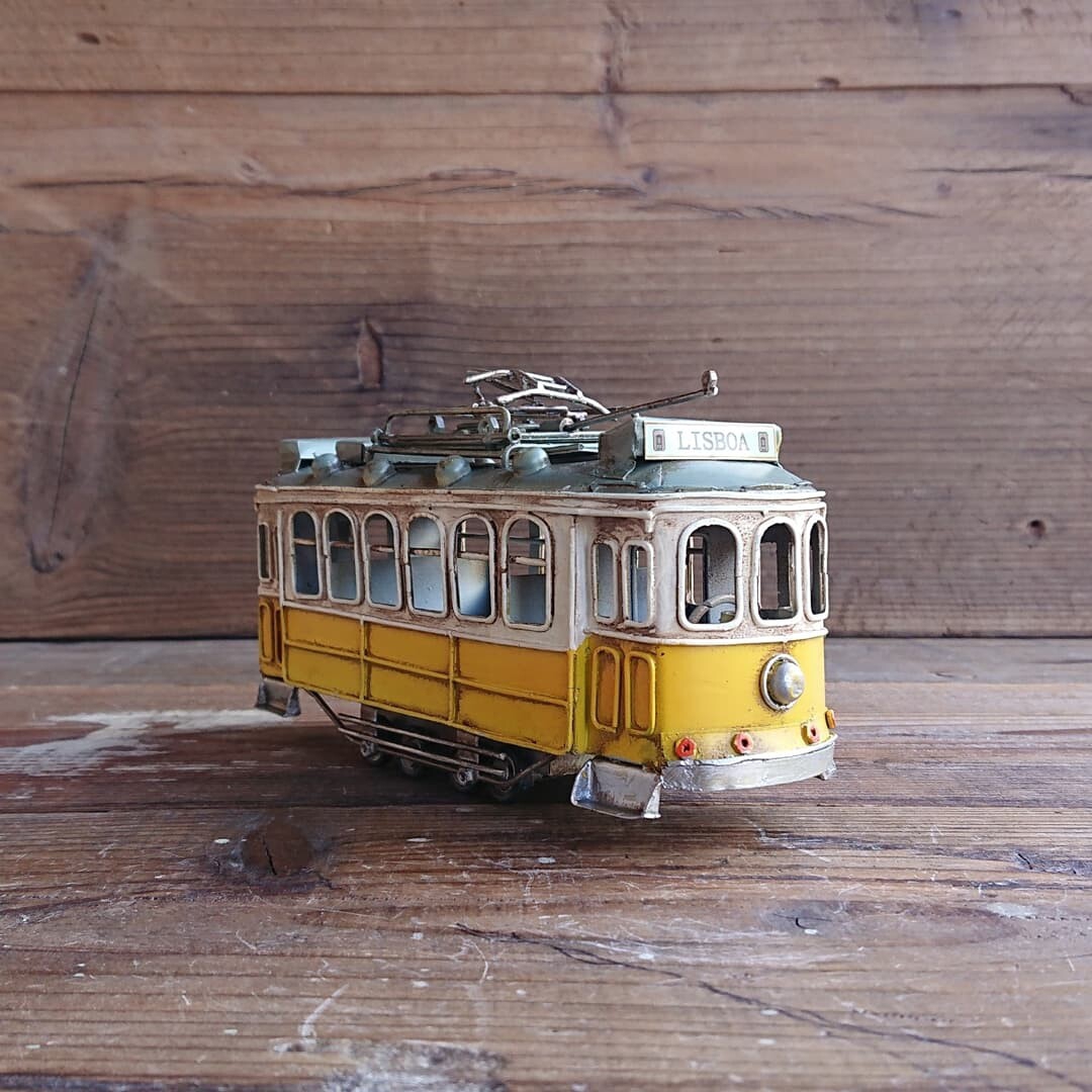 ブリキの路面電車フォト&ペンスタンド(写真&ペン立て)／リスボントラム(Sサイズ)【取り寄せ品／納期1週間前後】