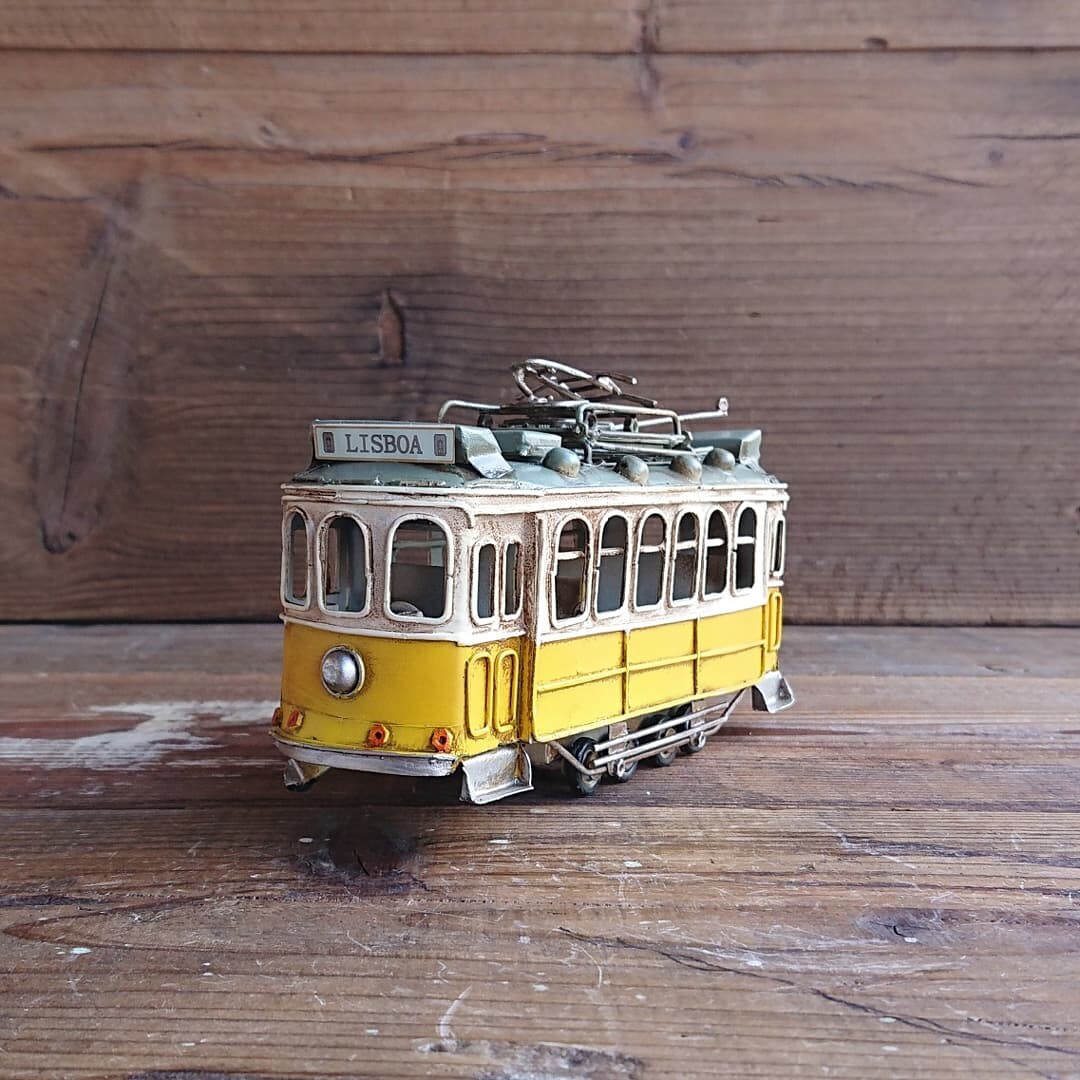 ブリキの路面電車フォト&ペンスタンド(写真&ペン立て)／リスボントラム(Sサイズ)【取り寄せ品／納期1週間前後】