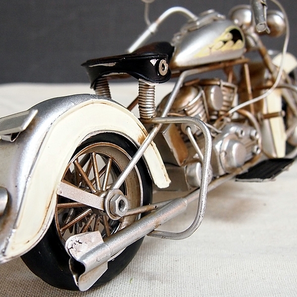 ブリキのバイク ハーレーダビッドソンモデルアメリカンオートバイ／シルバーフォックス(Mサイズ)