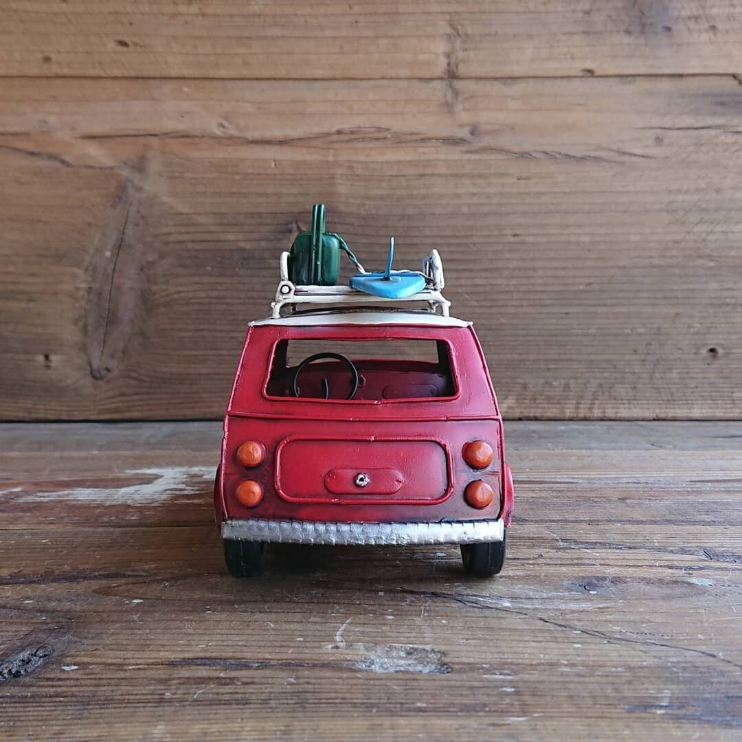ブリキのおもちゃ車フォト&ペンスタンド(写真&ペン立て) ミニクーパー・クラシックミニ (ローバーミニ) サーフキャリングカー／レッド(Sサイズ)【取り寄せ品／納期1週間前後】