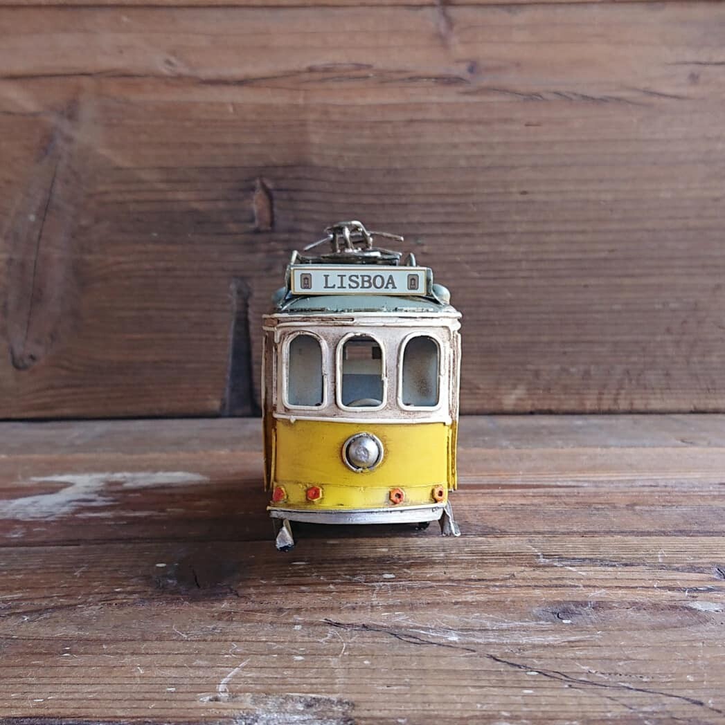 ブリキの路面電車フォト&ペンスタンド(写真&ペン立て)／リスボントラム(Sサイズ)【取り寄せ品／納期1週間前後】