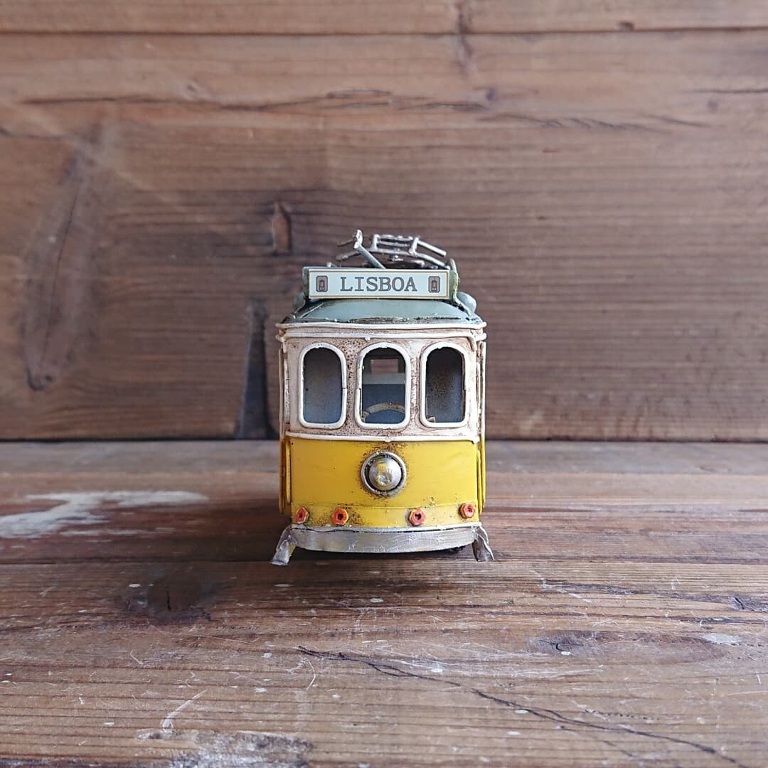 ブリキの路面電車フォト&ペンスタンド(写真&ペン立て)／リスボントラム(Sサイズ)【取り寄せ品／納期1週間前後】